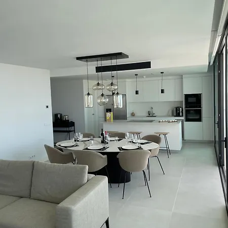 Апартаменты Higueron 5821 Luxe Met Zeezicht *