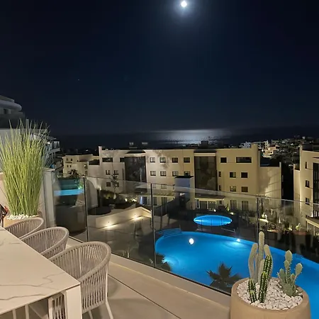 Higueron 5821 Luxe Met Zeezicht