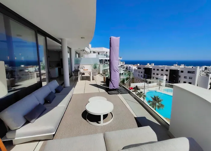 Higueron 5821 Luxe Met Zeezicht *