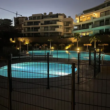 Higueron 5821 Luxe Met Zeezicht Apartman *