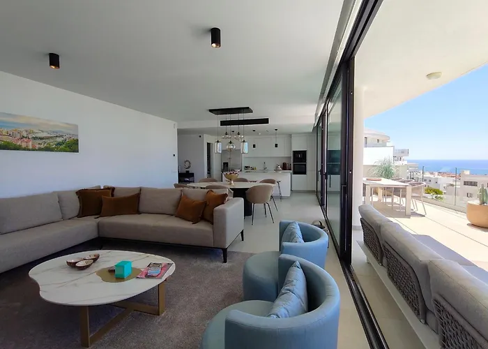 Higueron 5821 Luxe Met Zeezicht דירה פואנגירולה